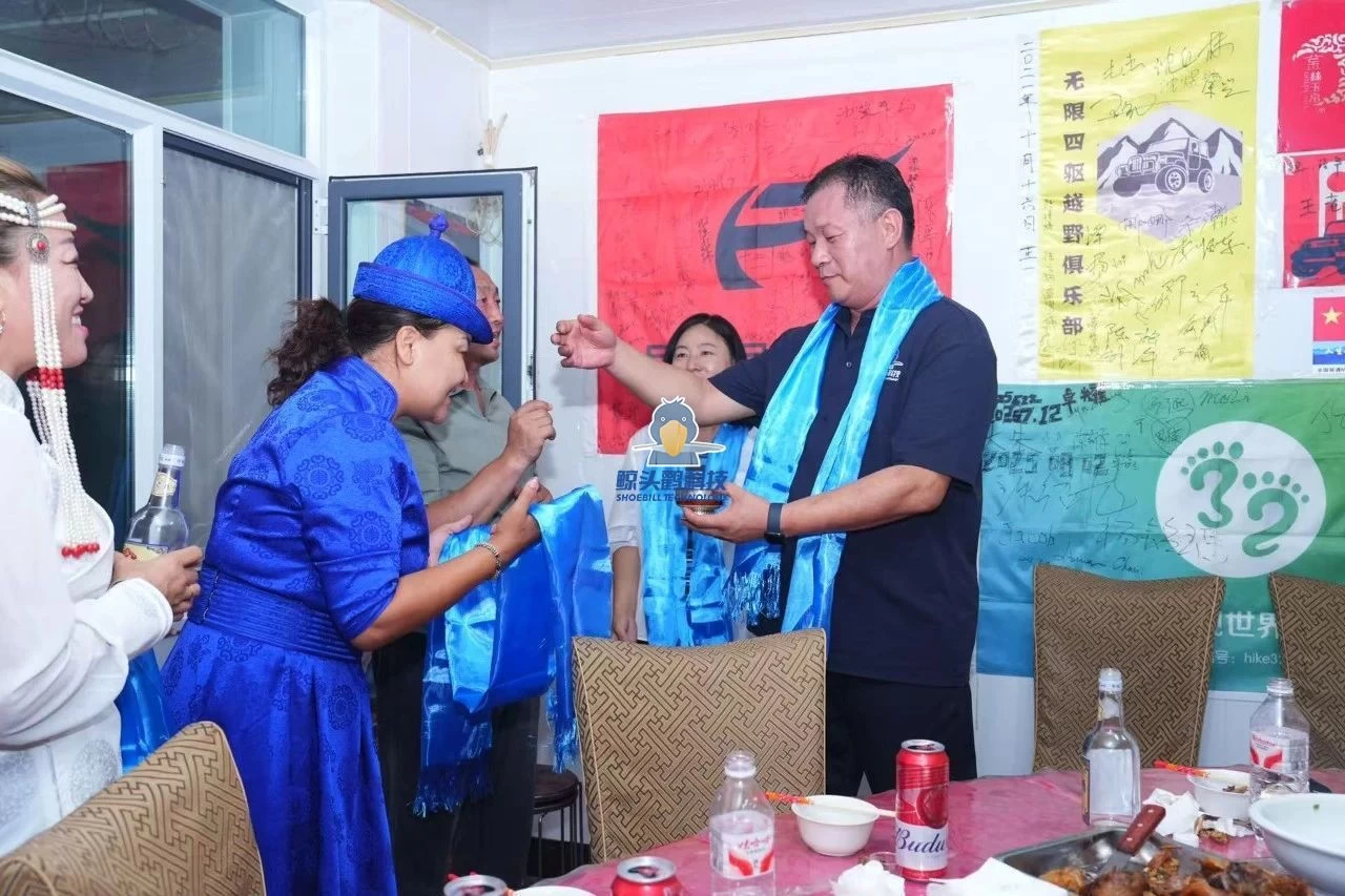 किङ्घाई जि मरुभूमि शिविर किङ्घाई जि मरुभूमि शिविर